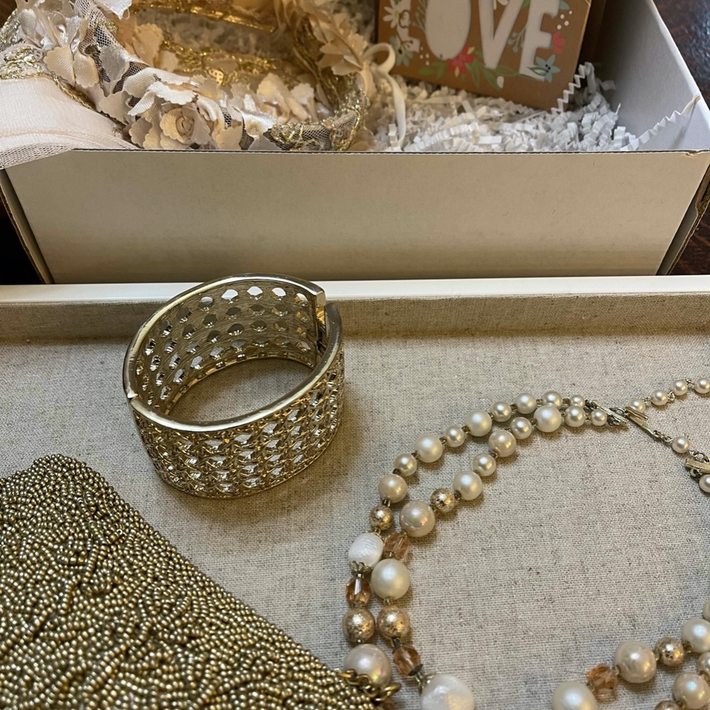 Fashion Accessory Boxed Set - Picture 3 of 3